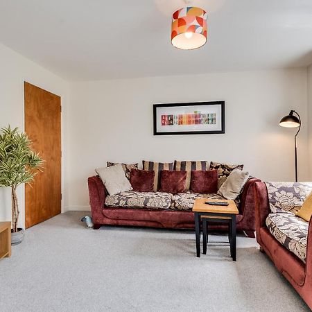Modern 2 Bedroom Apartment In Popular Jericho !!! Oxford Esterno foto