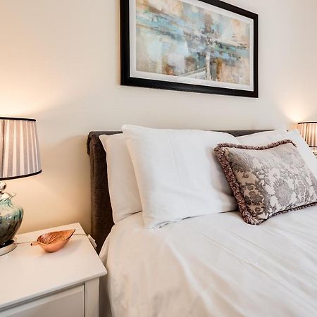 Modern 2 Bedroom Apartment In Popular Jericho !!! Oxford Esterno foto