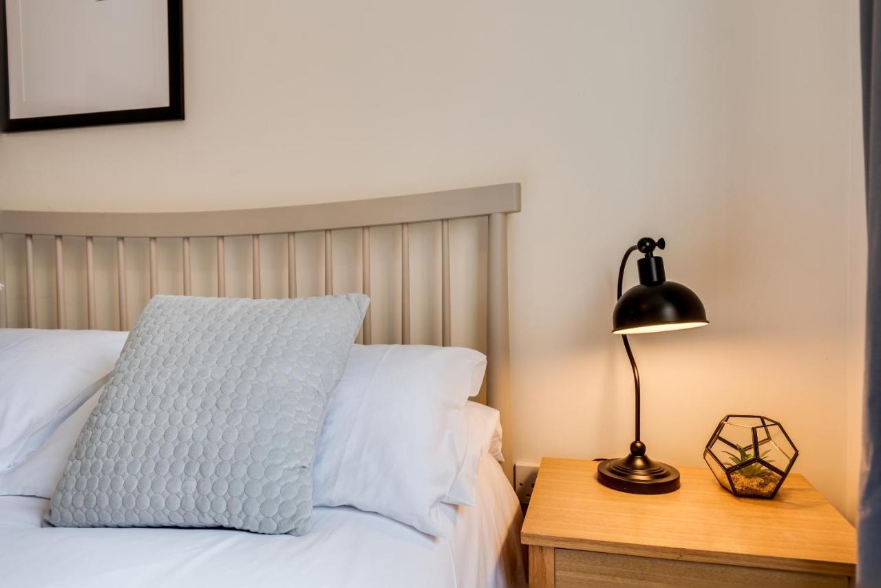 Modern 2 Bedroom Apartment In Popular Jericho !!! Oxford Esterno foto